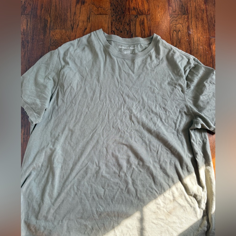 American Eagle shirt